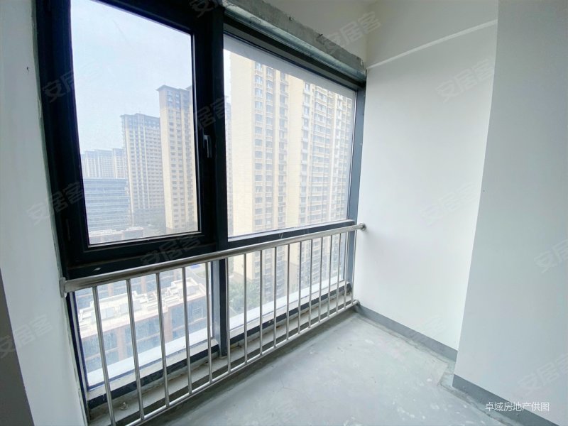 中新锦绣天地(商住楼) 次新房 中间楼层 正规商品房