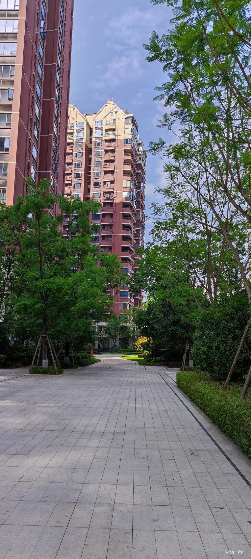 湿地公园一号桥绵州水郡中层四室两厅两卫清水房临江急卖