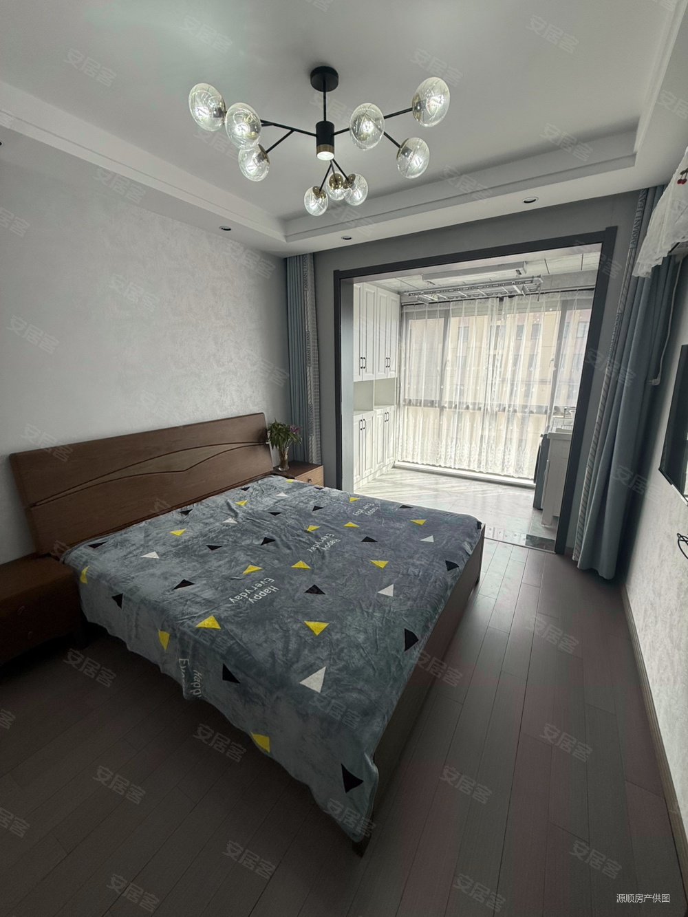 新都首席华庭3室2厅2卫143㎡南北108万