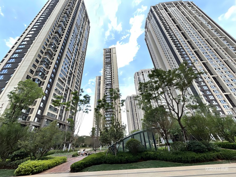 俊发星湾俊园精装122万元3室89平朝向南