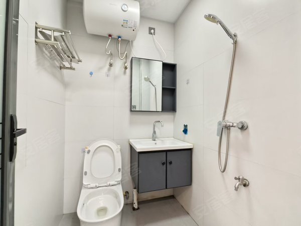 金华东阳东阳江北中山北路288号楼江北之芯  广厦大学附近  精装豪华公寓  配套齐全出租房源真实图片