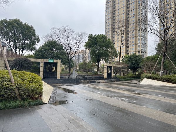 杭州桐庐桐庐城区浙富桐城府书香同城对面,银泰城旁
