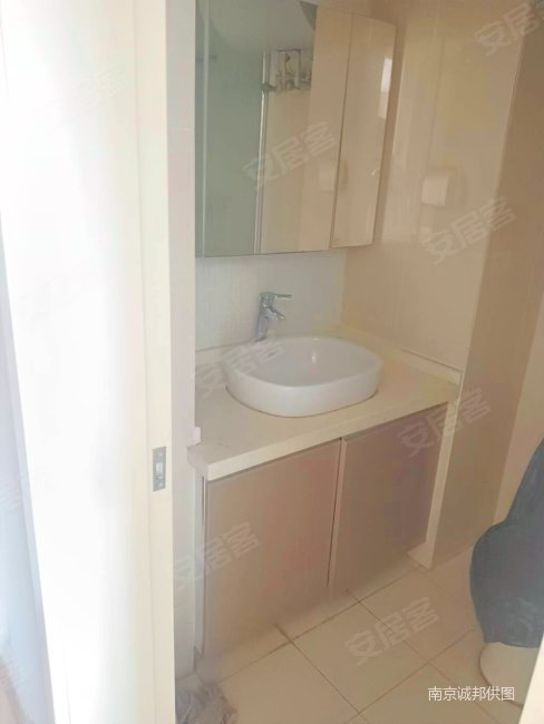 地铁7号线盛世公馆精装公寓采光好民用水电随时可看