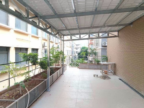 南宁青秀仙葫雅源阁有电梯,豪华ktv,可停6辆车,超大花园露台,家电家具