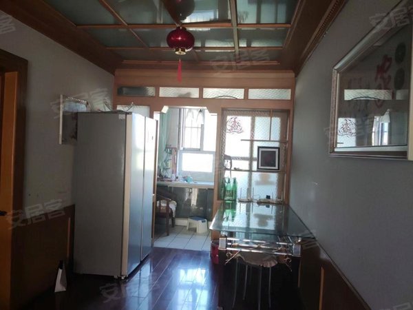 昌吉昌吉市亚中商城长宁小区亚中附近出行方便，房子在5楼出租房源真实图片