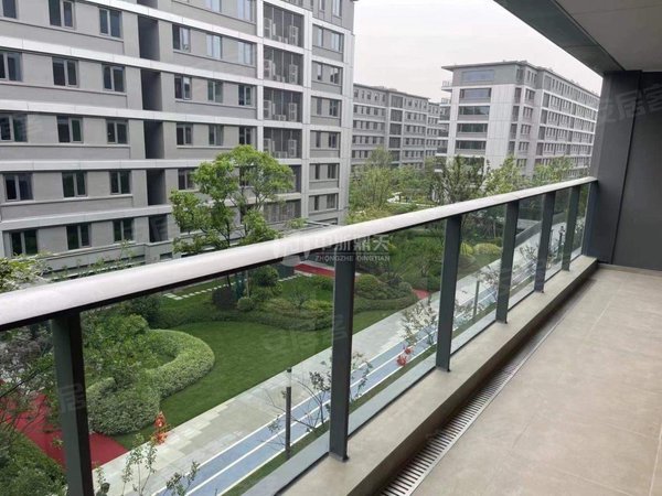 绍兴镜湖洋江西路武地融创奥璟园精装修,交付标准,包物业,带车位,里面