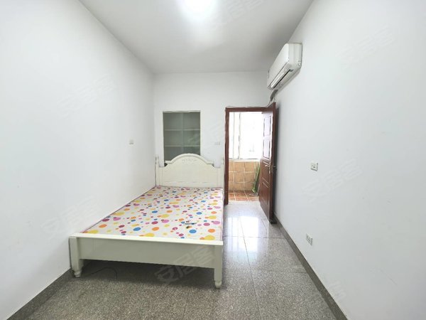 金华婺城婺城江南婺城南苑小区(西1-西8幢)轻轨口，世贸广场近，小区停车方便，民水民电，中医院近，拎包住出租房源真实图片