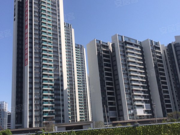 广州白云庆丰越秀天悦云湖天悦云湖  全新精装大四房吉屋放租 直播