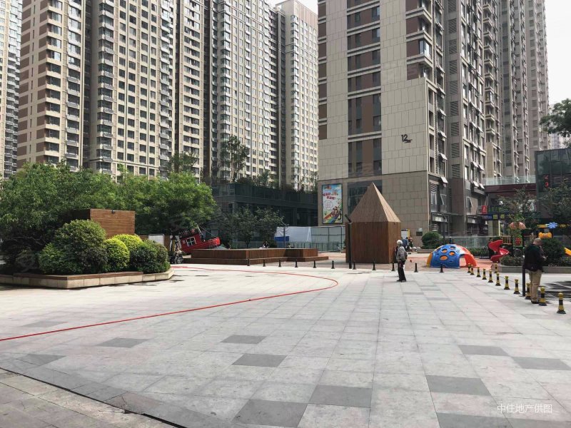 天桥cbd世茂天城精装交付看房随时楼下地铁近医院