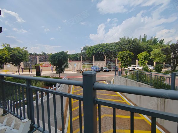 红河蒙自人民医院南湖花园2期南湖花园二期 50平精装1室1500一个月