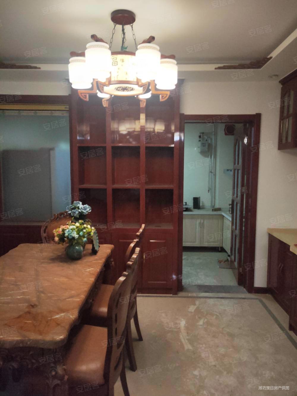 青云国际城3室2厅2卫143.56㎡南北79.9万