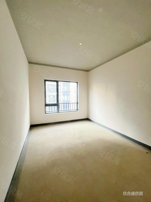 昆明房产网>昆明二手房>西山二手房>大商汇二手房>万科银海泊岸观澜>