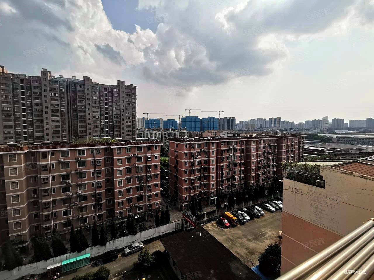 安石路龙韵花园精装2房单价7000随时看房站小电梯房0