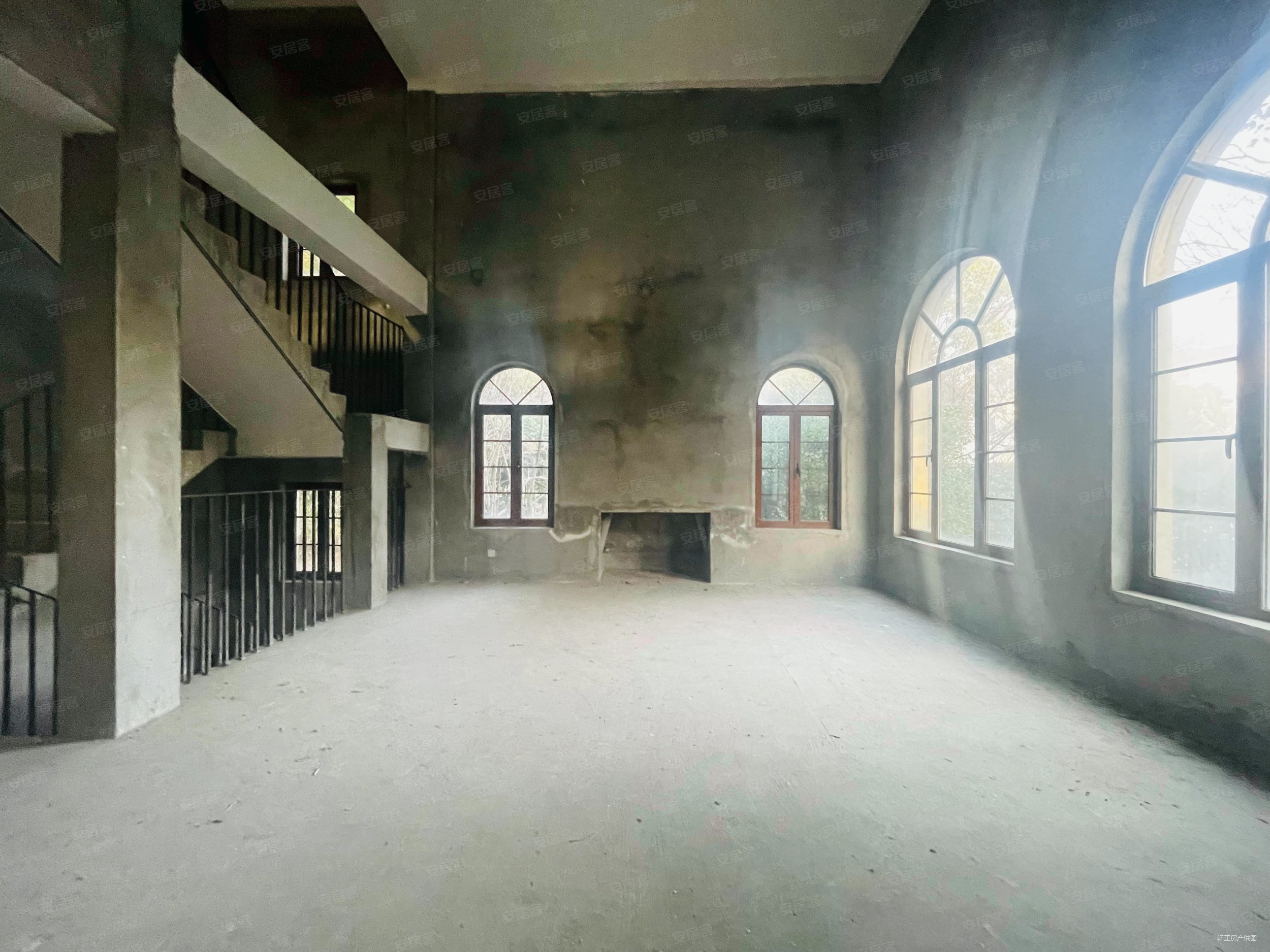 地铁口,檀香园,独栋,2299万!场地有800平,临河好位置