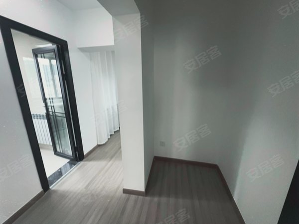 兰州城关五泉广场逸品华府铁路局环球中心五十四中五十六中逸品华府精装三室整租电梯高层出租房源真实图片