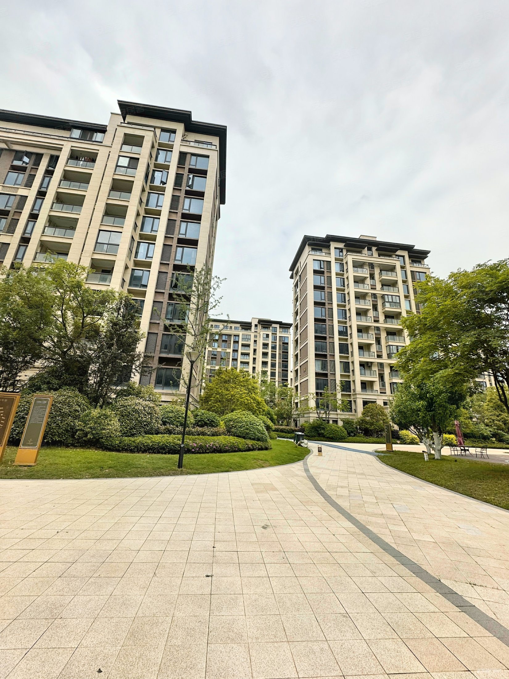 中天珺府(公寓住宅)3室2厅2卫89.55㎡南北173万