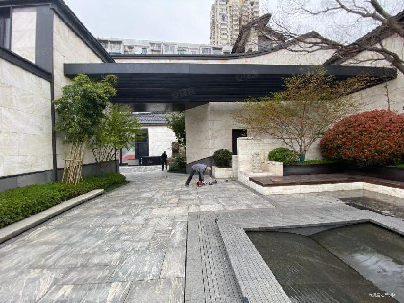 有天有地有院子,万科安品园舍二手房,3000万,5室3厅,6卫,496平米-南京