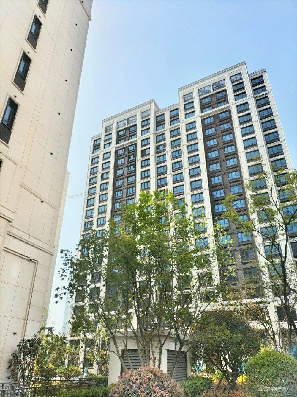 太仓万达广场北特价洋房128平中央空调带地暖未入住4房2卫,金地阅峯