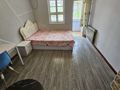 济南市中玉函路济大路玉函路附近主卧带阳台可做饭楼层不高临近舜耕路财务厅短租出租房源真实图片