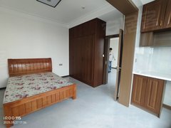 庆阳西峰西峰城区急租:北站对面简装三居室!出租!厨卫完善!交通便利出租房源真实图片