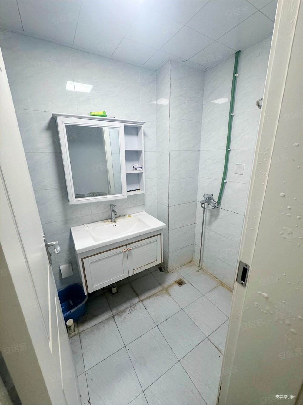 雍锦里 129万 中间楼层 满五   三房 双卫生间 带车位