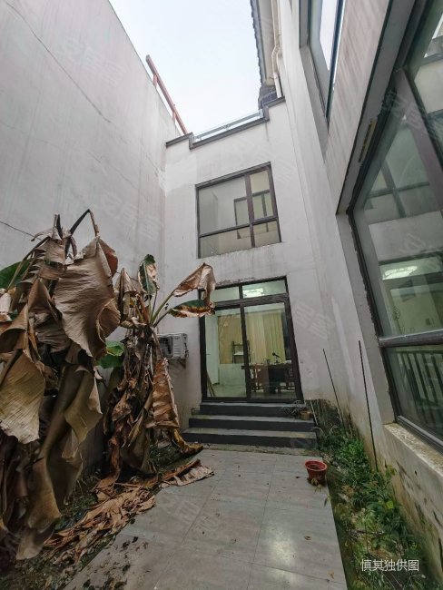 地铁口石湖旁中式园林纯别墅小区水岸清华二期联排别墅带大院子