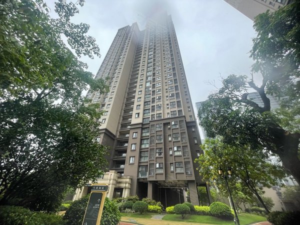 广州花都新区骏威锦东花园c区锦东c三房出租,来电看房出租房源真实