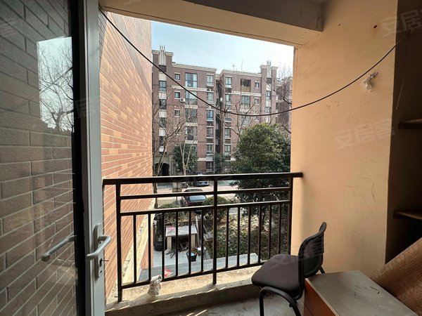 上海金山金山卫绿地玲珑寓可短租3个月 绿地玲珑寓 金山卫镇 带阳台