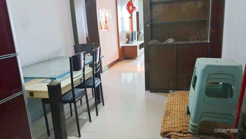 兴华花园,免费停车,有简单家具家电,街面房,出行方便