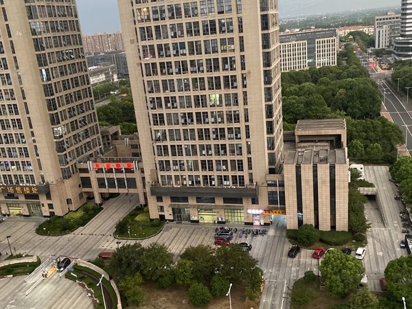 昆山花桥易买得中城商务广场中城商务广场精装一室近易买得中信中茵押