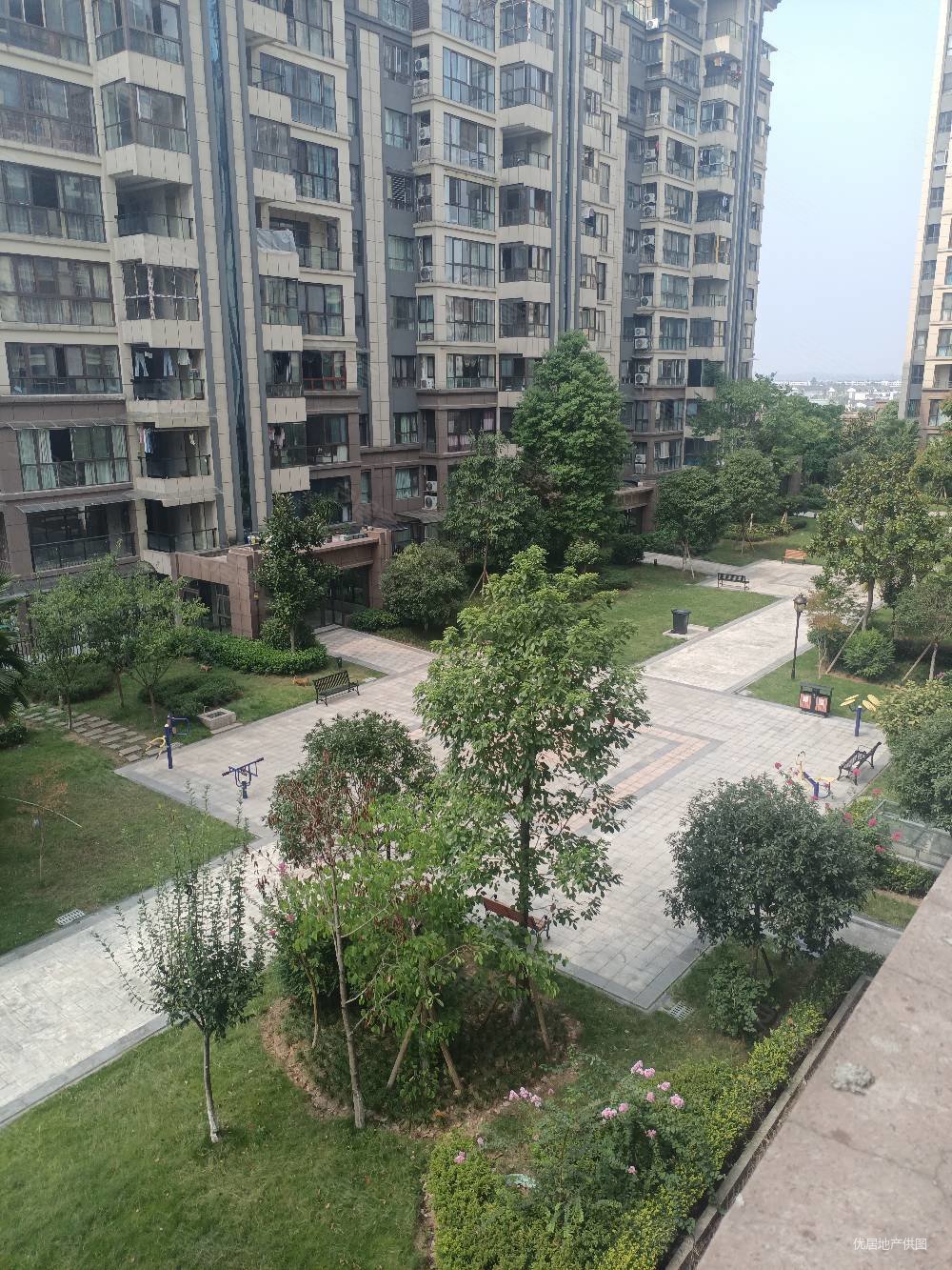 龙湖观澜4室2厅2卫140㎡东85万