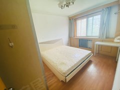 北京丰台草桥草桥地铁口 精装修卧室 家具齐全 包物业取暖 随时看房出租房源真实图片