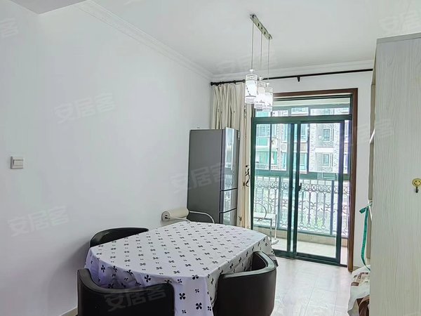 湖州安吉县递铺竹贤山庄竹贤山庄城中心住宅带车位，电梯3楼采光好，大阳台，干净卫生出租房源真实图片