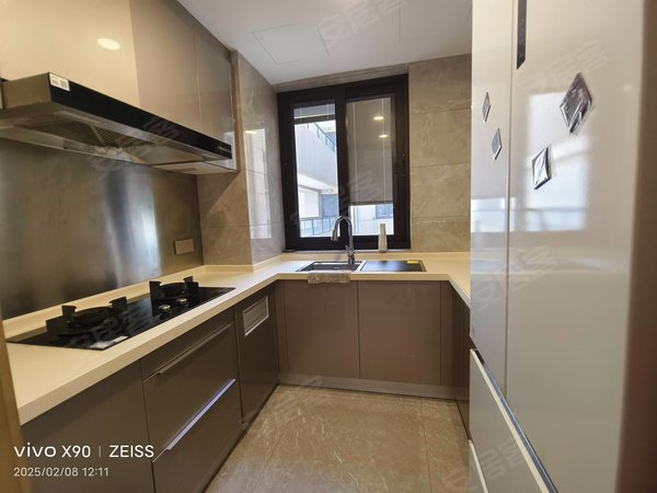 苏州张家港杨舍金茂滨湖名邸金茂府,三恒系统精装修,家具家电齐全