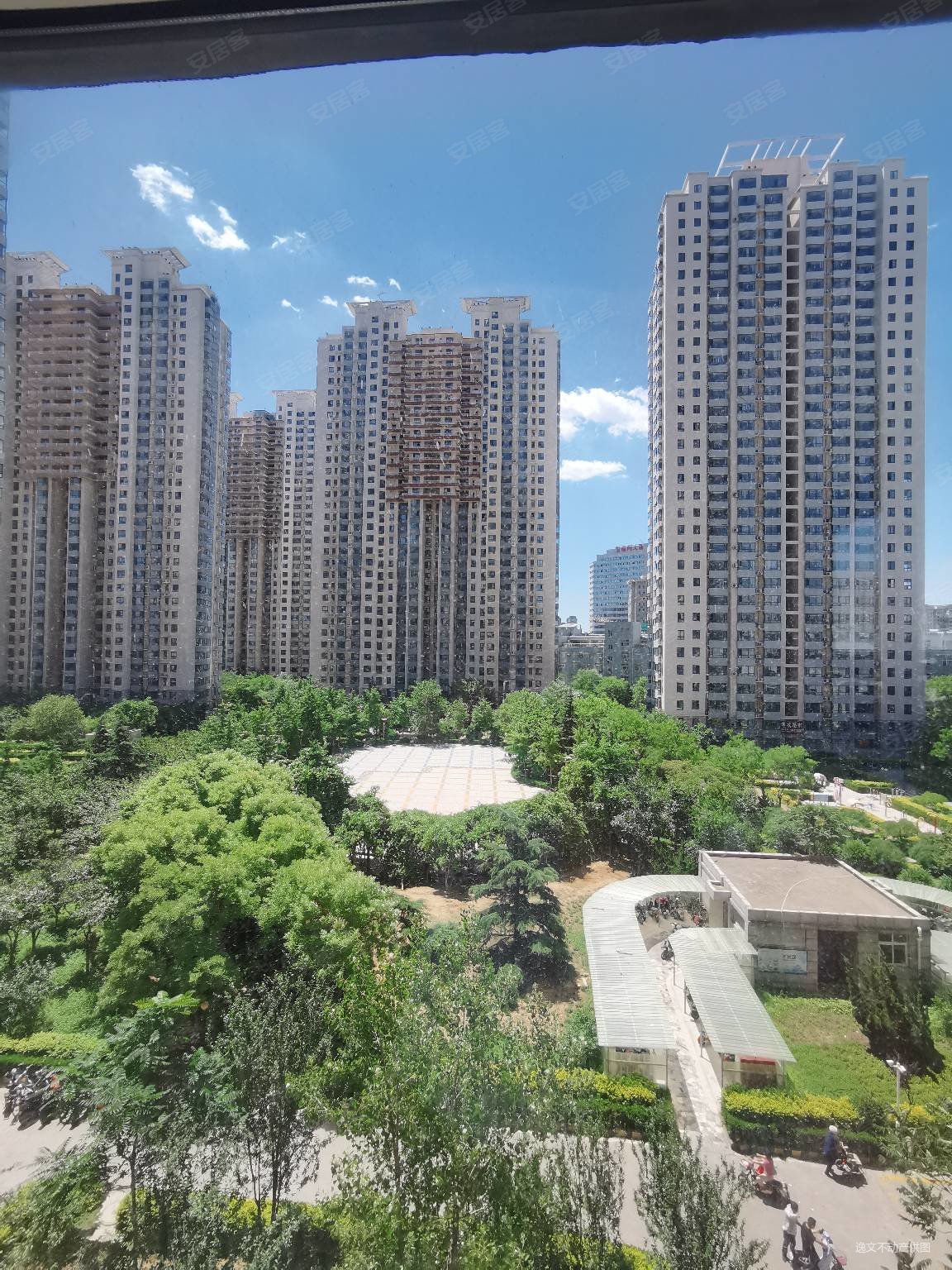 急售文博城38平1室老本30楼带家具家电