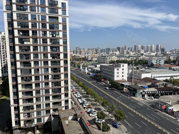 鑫悦广场旁铭泰苑山马小区浪漫法式风,门口就是公园出租房源真实图片
