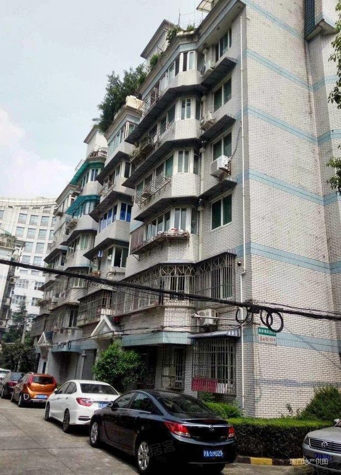 飘鹰花苑(南区)3室2厅1卫62.41㎡南北545万