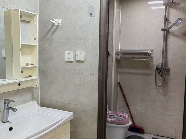 安阳北关凯德广场翌琦新印象火车站文化宫万意广场附近翌琦新印象一室一厅一卫豪华装修有钥匙出租房源真实图片