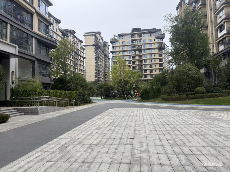 四季贵州椿棠府一期4室2厅2卫118㎡南北88万