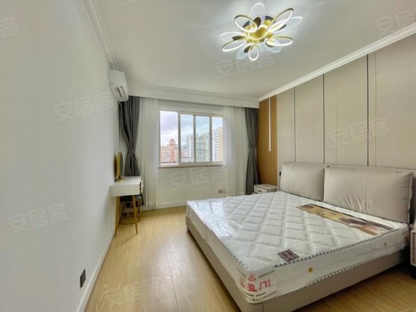 上海静安西藏北路广盛公寓送40平露台|豪华装修三室两卫!看房随时!