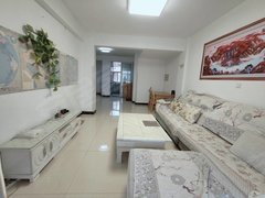 临沂开发区沂河路东华花园 三室 卧室都有空调 带储藏室 以保洁 停车方便 拎出租房源真实图片