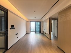 深圳宝安福永首租房源!!福永会展湾东城精装两房,高楼层,正看湖景,急租出租房源真实图片