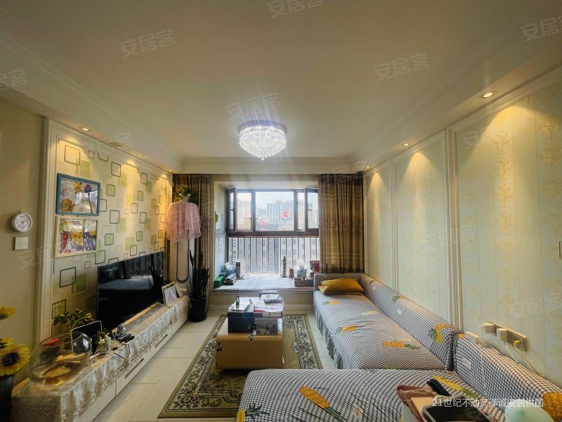 金域东郡 中间楼层采光好 电梯房 精装修 集中供暖 正南朝向