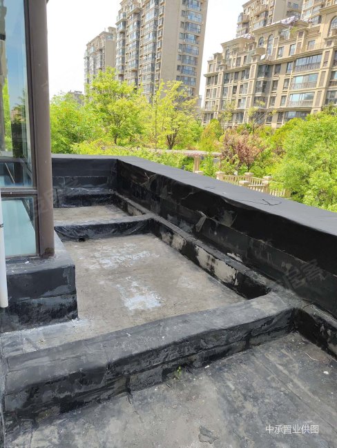 蔚海新天地 板楼 正南朝向 商业配套齐全 刚需小三居 满二