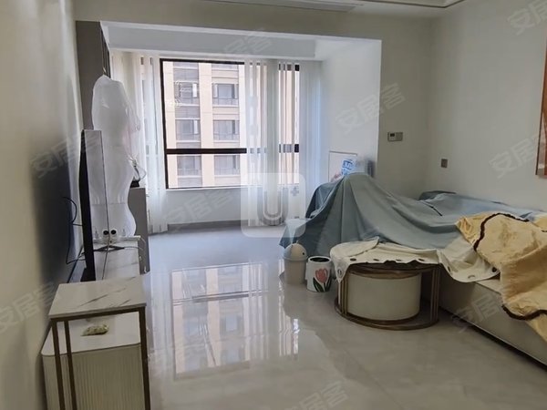 巴中巴州白云台半山逸城二期白云台 电梯精装套三双卫 家具家电齐全 拎包入住出租房源真实图片