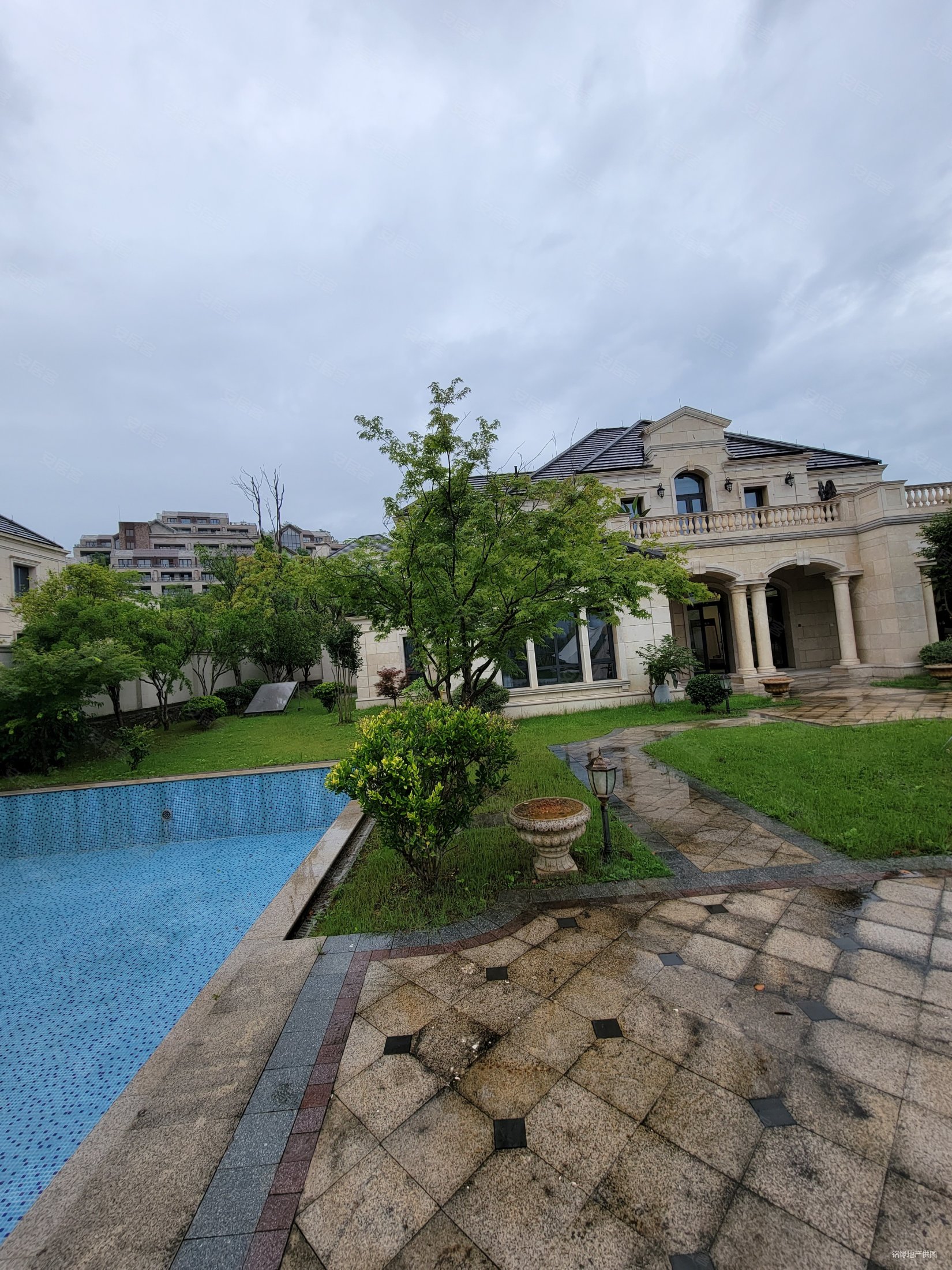 云澜湾七里别墅5室4厅5卫450㎡南北890万