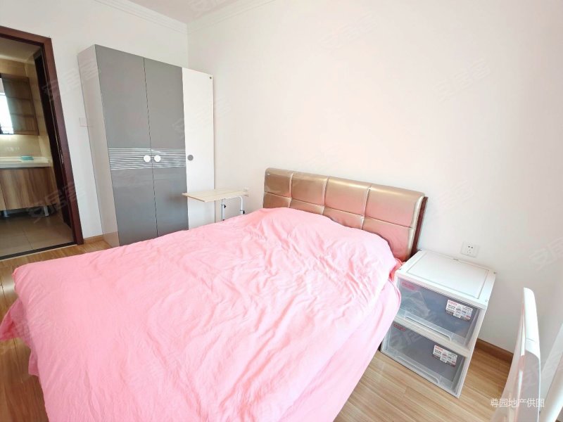 精装三房两卫 近云大医院市中心一环边市体育馆地铁口,北大资源博泰城