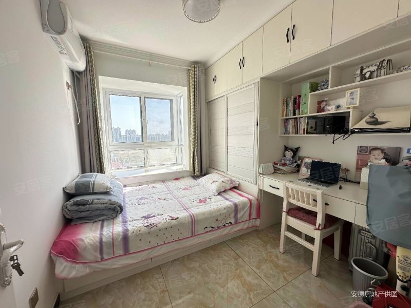 耀邦公馆 精装大两室 中间楼层  前排采光好 家电家具送