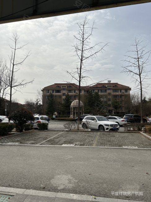 水岸豪庭3楼113.55平米精装套三双卫带储藏室带车库