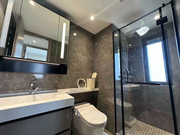 徐州云龙云龙周边万科翠湾中城万科翠湾中城 3800元电梯房 精装修 南北通透出租房源真实图片